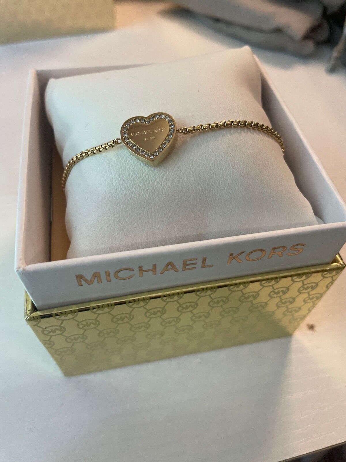 NEW MICHAEL KORS MKJX5389710 HERITAGE GOLD CRYSTAL HEART NEW MICHAEL KORS MKJX5389710 HERITAGE GOLD CRYSTAL HEART