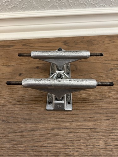 2 Vintage Independent Truck Company Skateboard Trucks 8