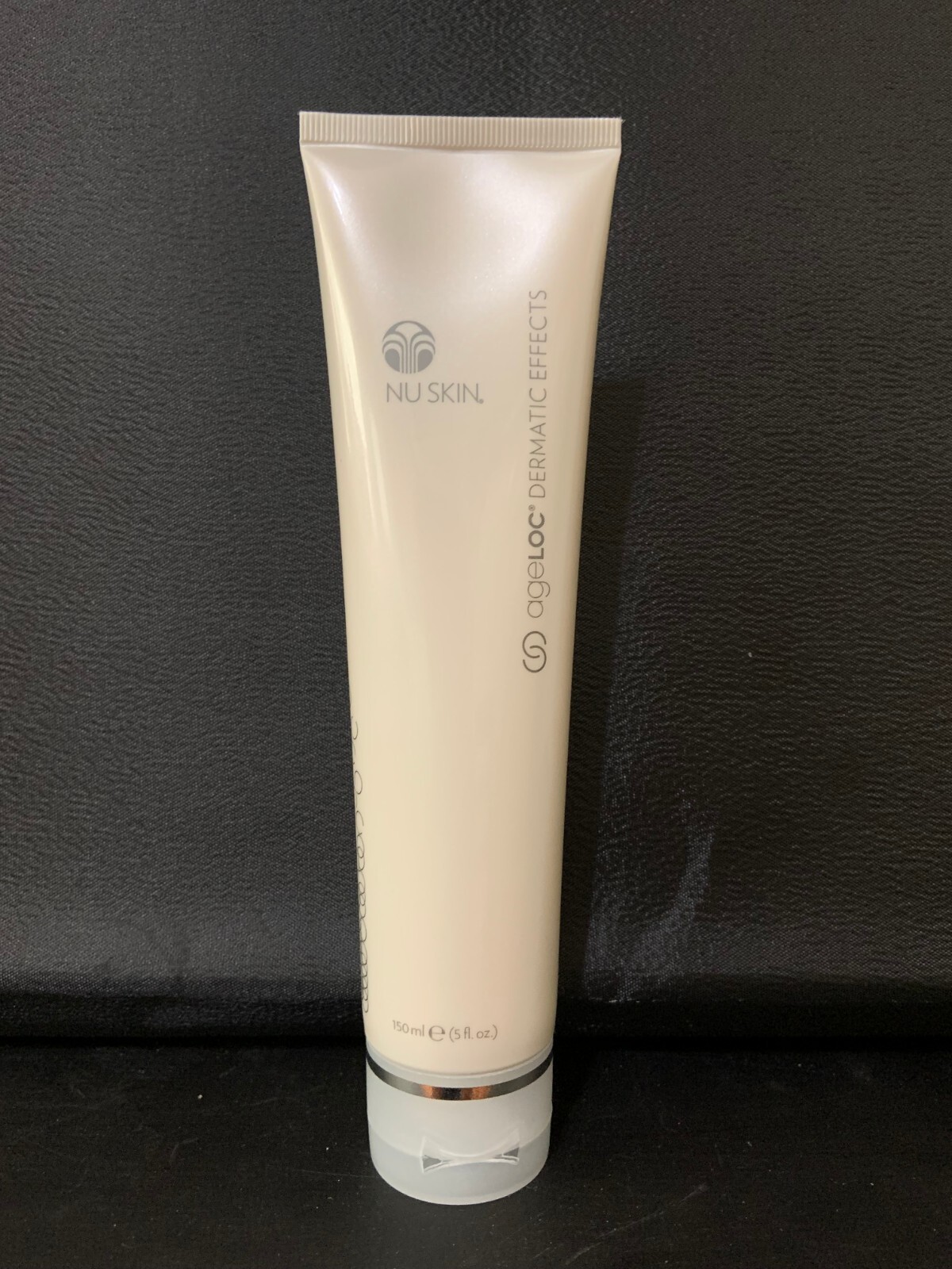 乳液・ミルク NU SKIN gloLoc Dermatic Effects 150ml NuSkin Ageloc Dermatic Effects 1 Tube x 150ml Authentic Nu