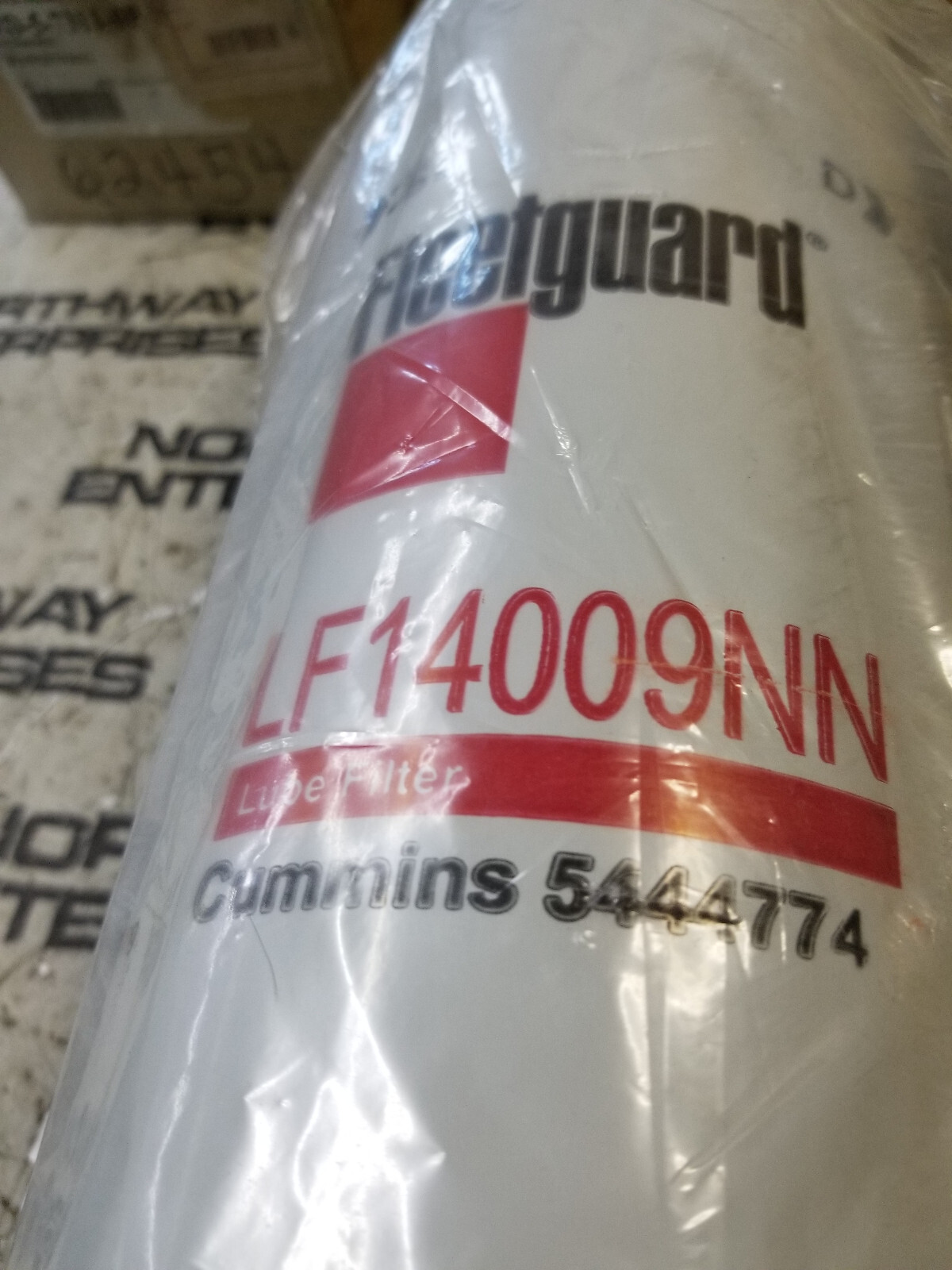 5444774 FLEETGUARD LF14009NN OIL FILTER - Picture 1 of 4