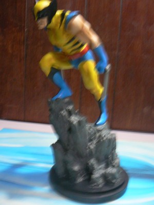 Wolverine Yellow version Statue (1st edition 2000) by Bowen