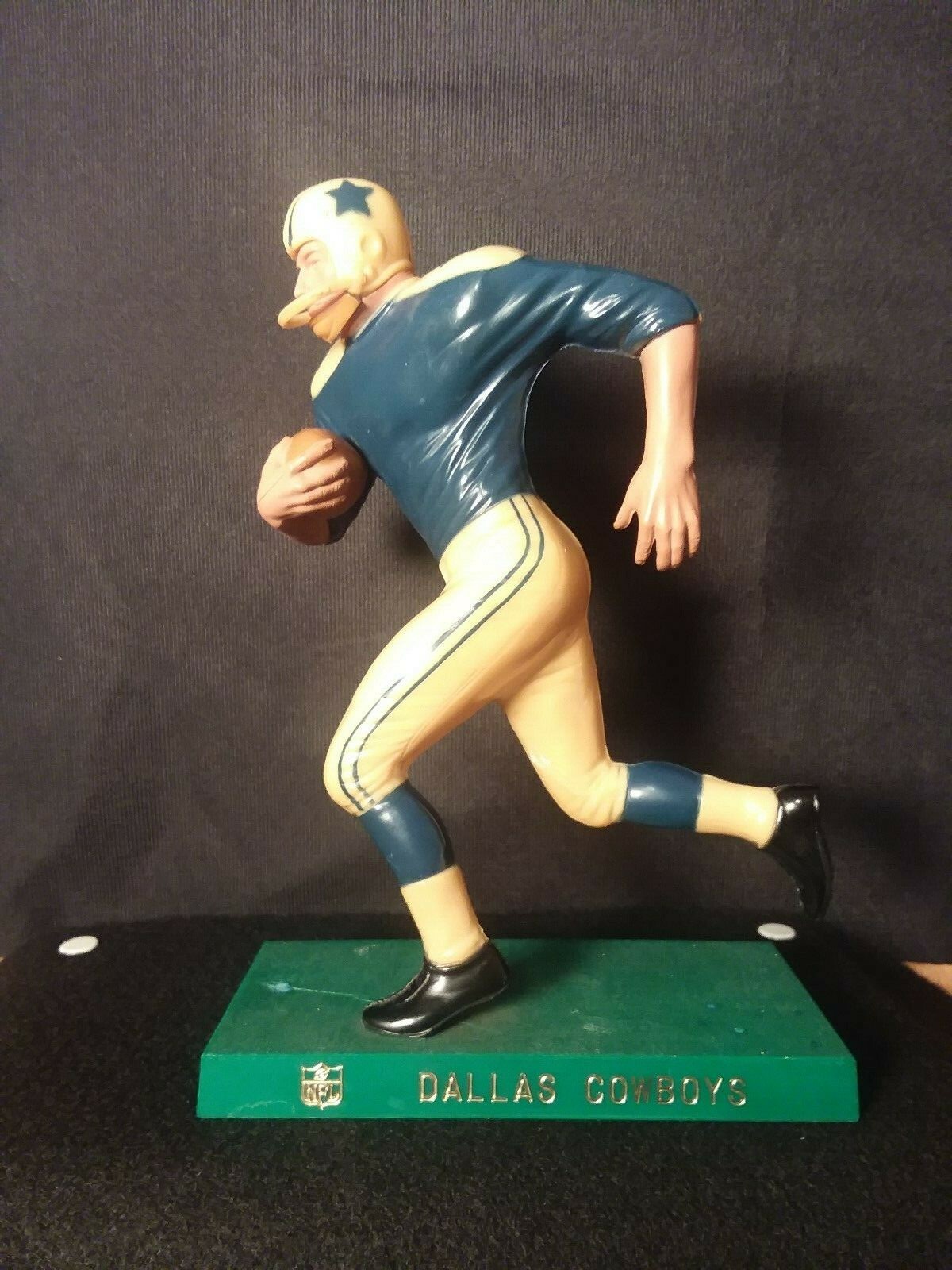 Dallas Cowboy - Running Back - Hartland Statue
