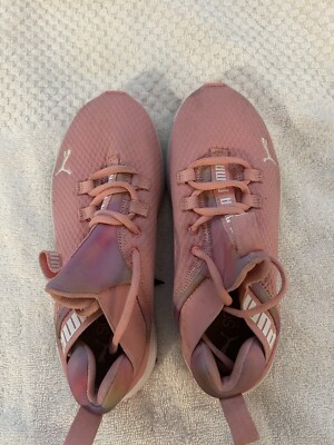 Women s Puma walking Shoes Size 5