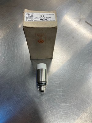 NEW IN BOX IFM EFECTOR100 SENSOR II0341