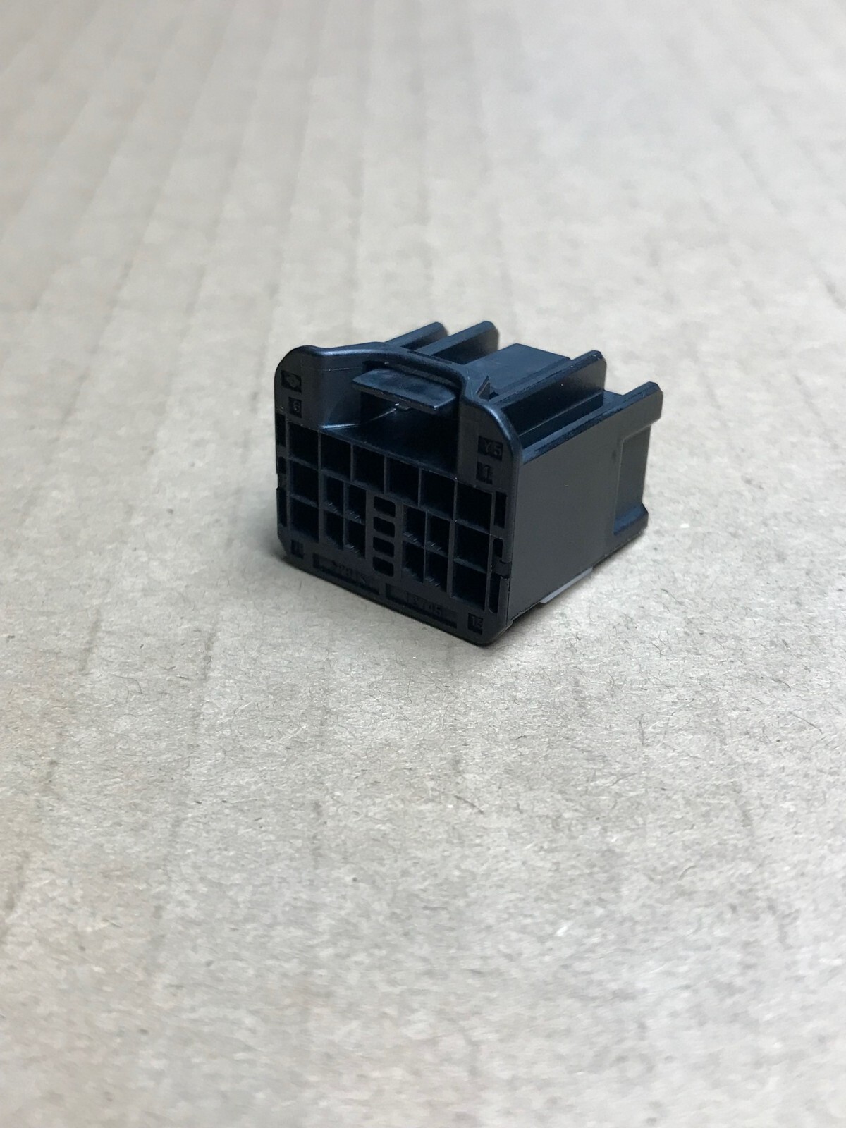 Lot of 2 Pcs Sumitomo 6098-5662 Connector (18-Way F 0.64