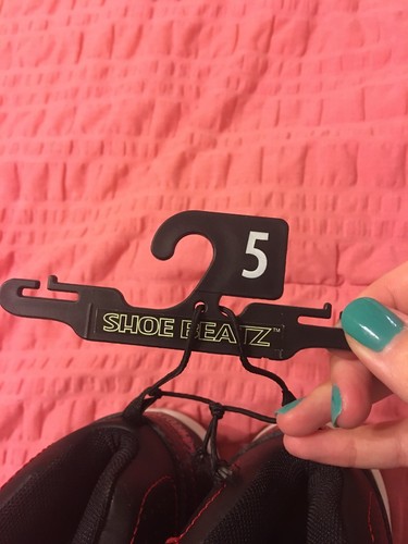 Shoe Beatz Boys Sneakers Size 5 Bluetooth Speaker Rechargeable Wireless Black