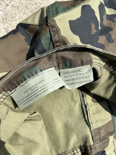 Pre-owned The Gv Gallery Raspberry Hills Camo Cargo Pants Size Large In Multicolor