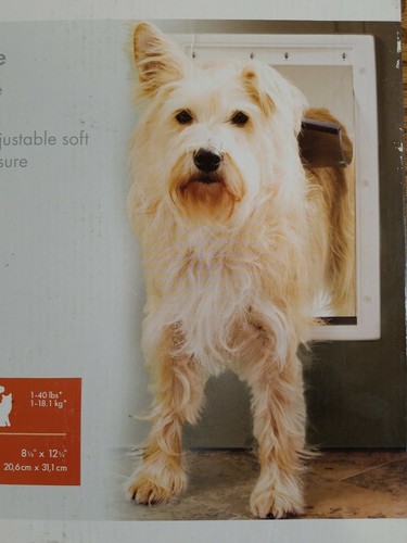 GUARDIAN BY PETSAFE PLASTIC PET DOOR FOR DOGS OR CATS MEDIUM UP TO 40 LBS WHITE