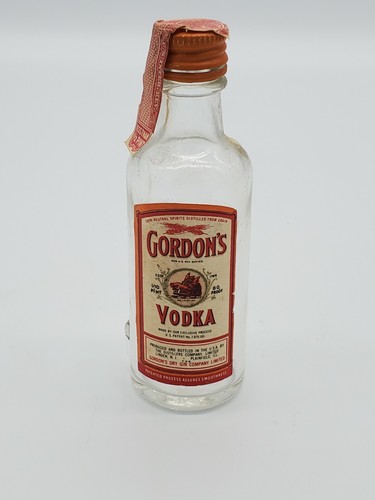 Gordon's Dry Gin 1957年輸入品　レア品？ 裏ラベル逆さ張り！ Gordon's Dry Gin 1957年輸入品 レア品？ 裏ラベル逆さ張り