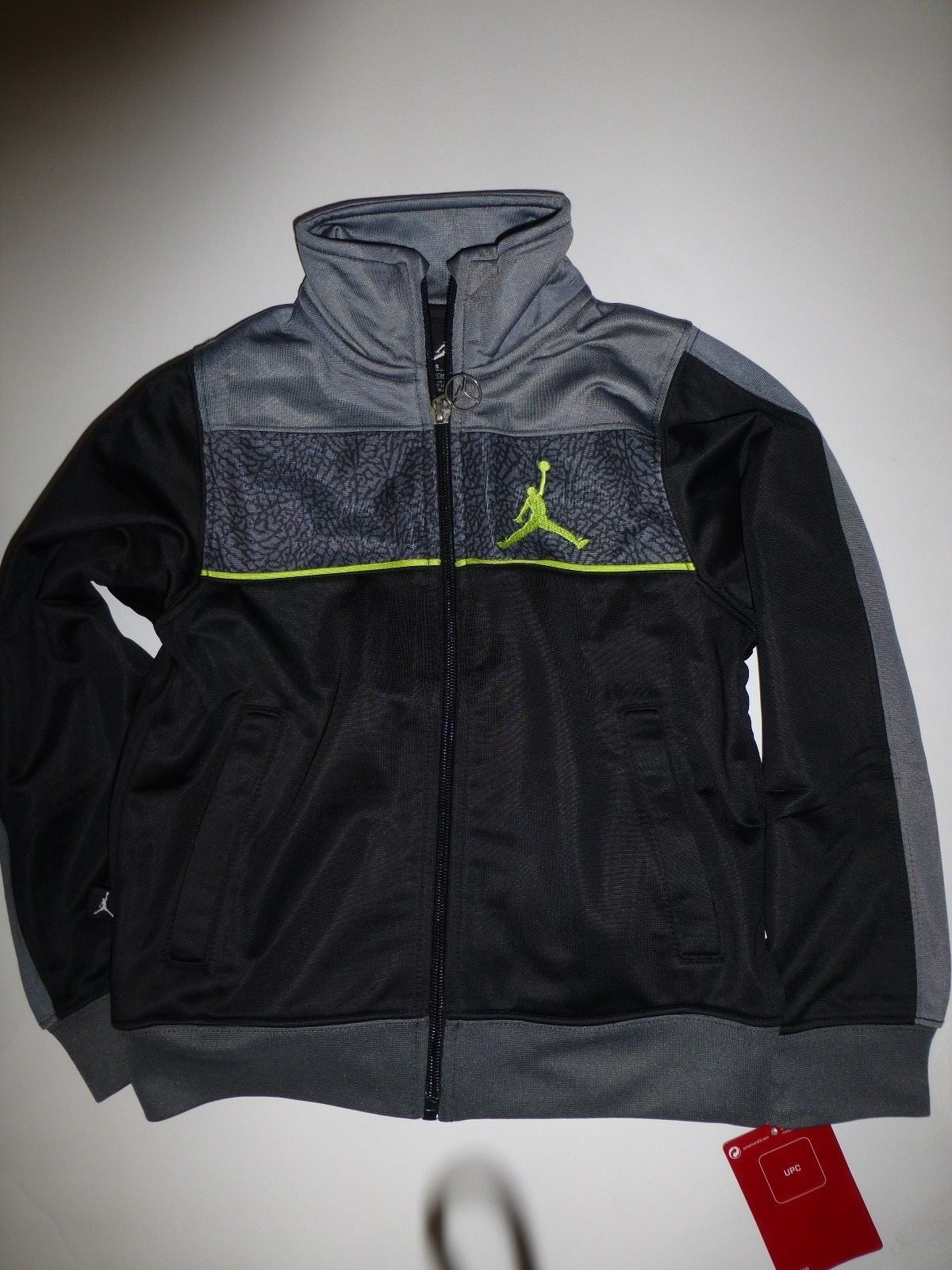 gray nike tracksuit