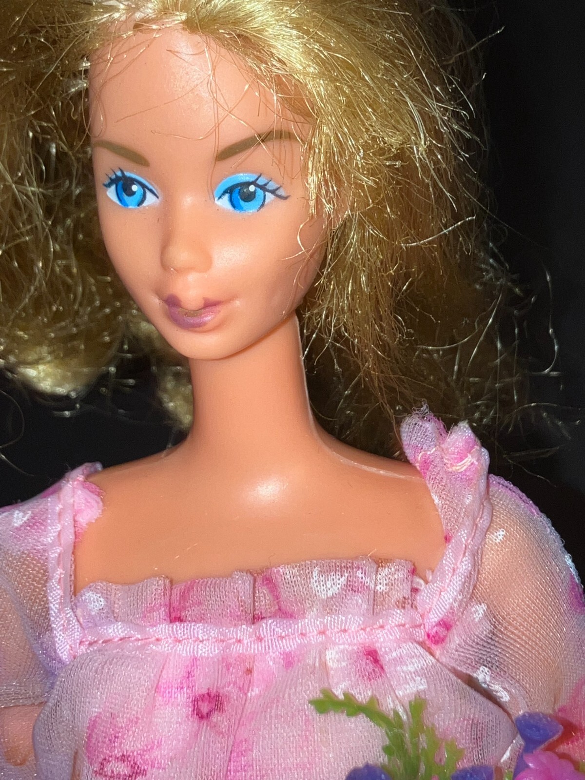 1978 Superstar Era Kissing Barbie Doll In Pink Floral Dress + Flower Bouquet #2