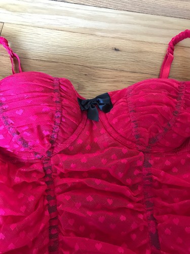 EUC Victoria’s secret 34b Teddy Red Lace Lingerie Hearts Padded