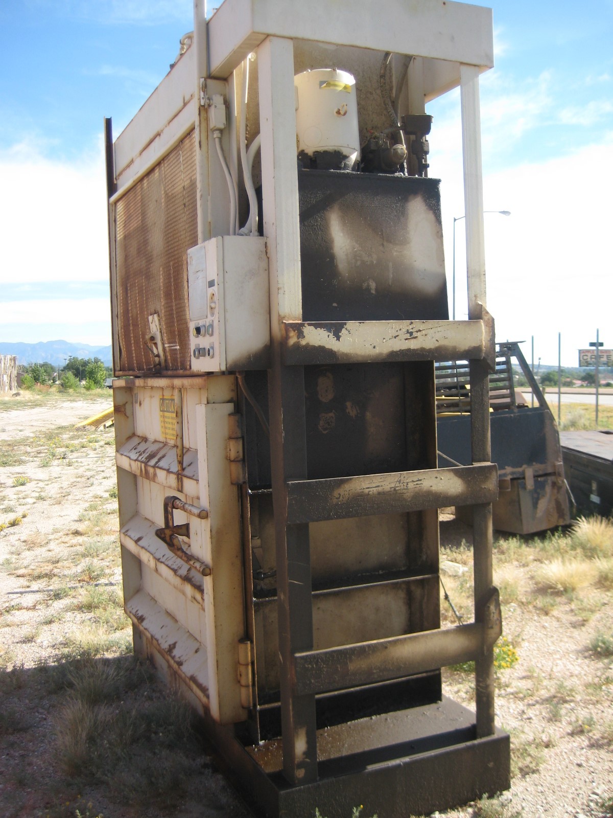 AEP Vertical Baler