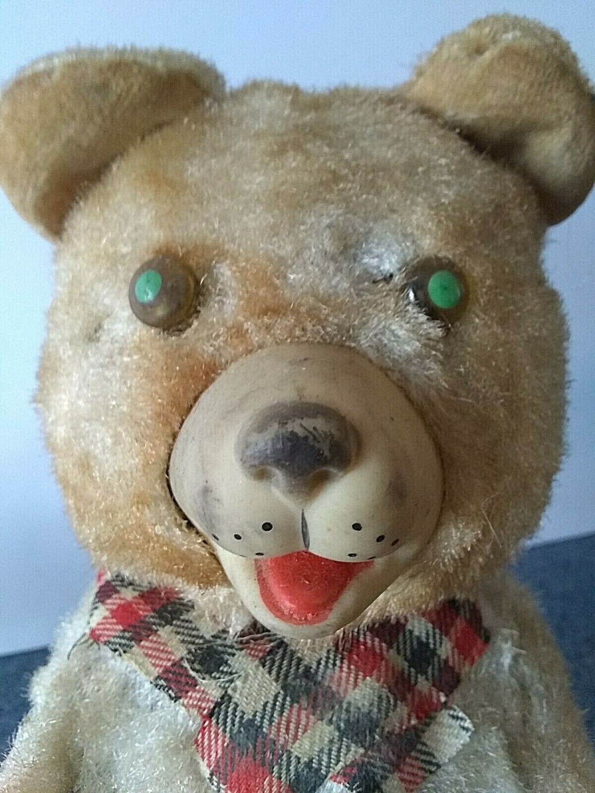 VTG Battery Operated Mother Bear Sitting & Knitting In Rocking Chair Japan