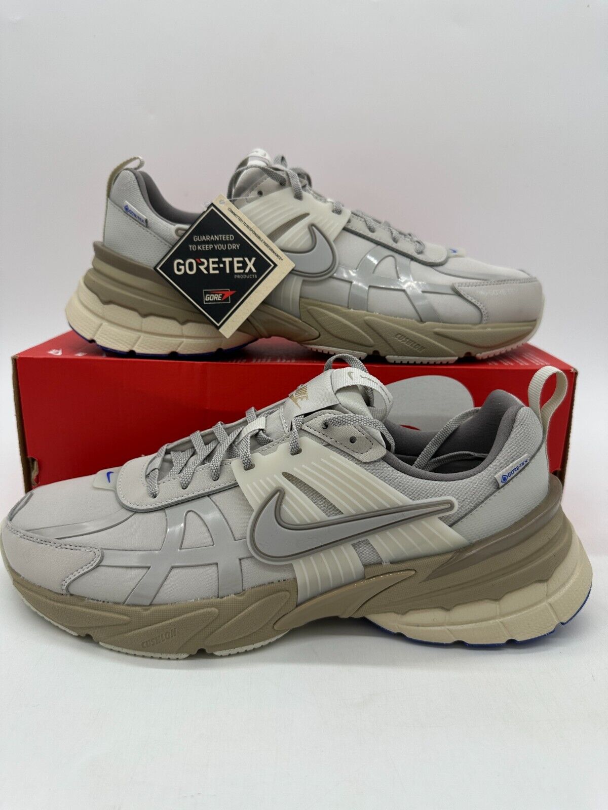 Nike V2K Run Gore-Tex Women's Size 11 Men's Size 9.5 Grey Nike V2K Run Gore-Tex Women's Size 11 Men's Size 9.5 Grey