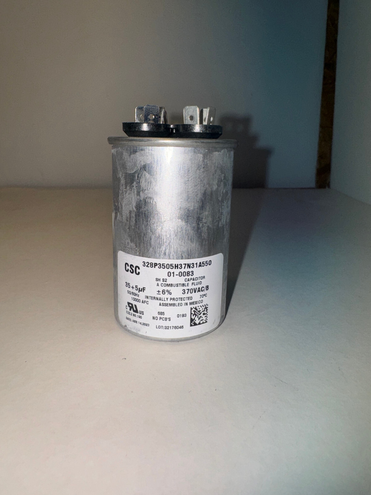 カナブン 2200μF Capacitor | Astron Corporation