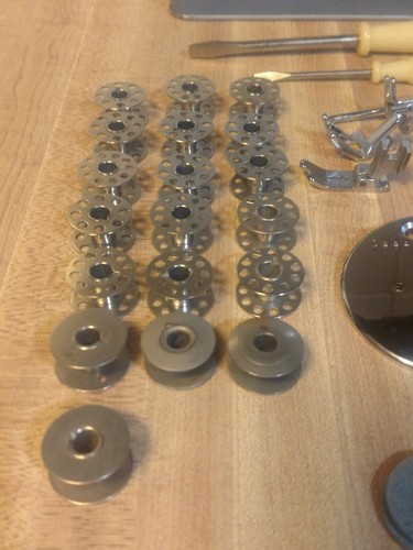 Vintage Zigzag Accessories Tin Box With accessories