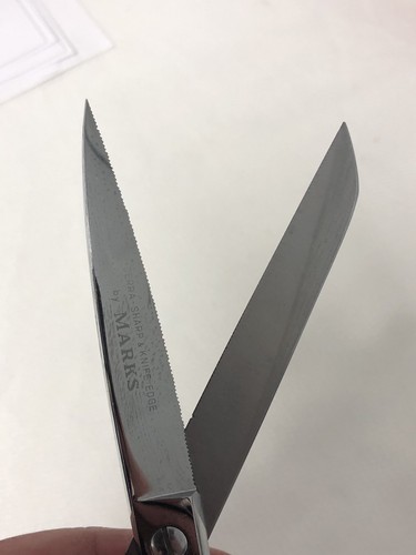 Marks Serra Sharp & Knife Edge Scissors 404/8 Steel Brazil Fabric 8