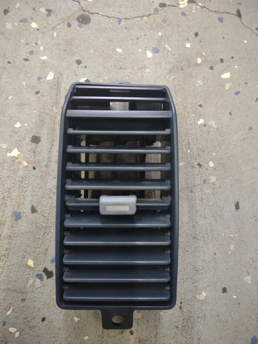 お客ページ 84-89 Nissan 300ZX Z31 Passenger Side End Dash Vent OEM Grey