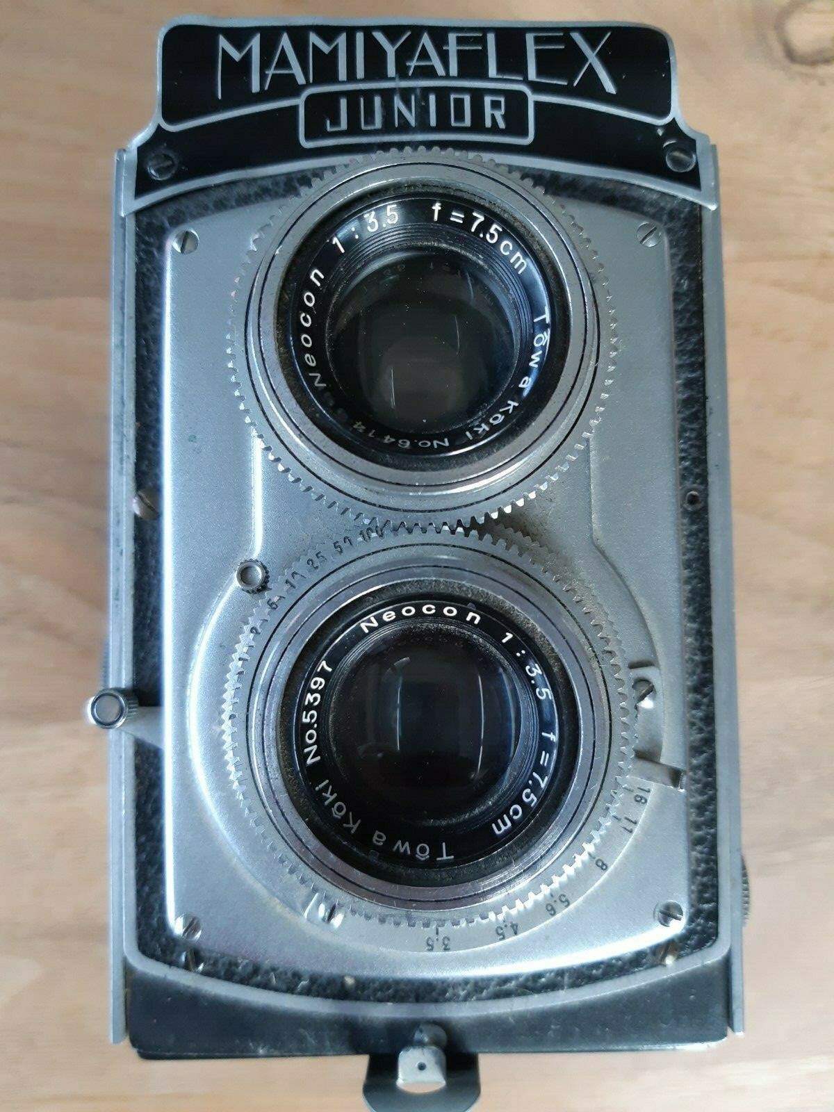 Vintage MAMIYAFLEX JUNIOR TLR camera with leather case