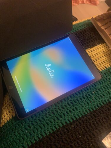 Apple iPad 7 (7th Gen) - (2019 Model) - 32GB - 128GB - Wi-Fi Apple iPad 7 (7th Gen) - (2019 Model) - 32GB - 128GB - Wi-Fi