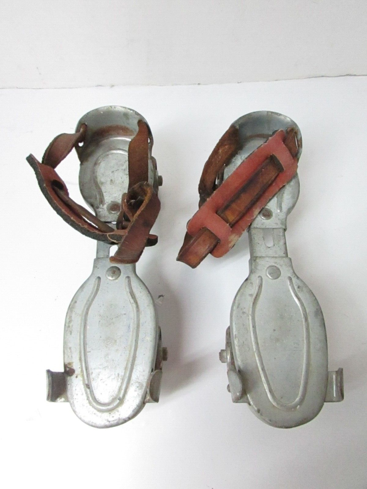 Vintage Globe Clamp on Shoe Roller Skates NO KEYS Wheels All