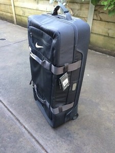 nike suitcase fiftyone49
