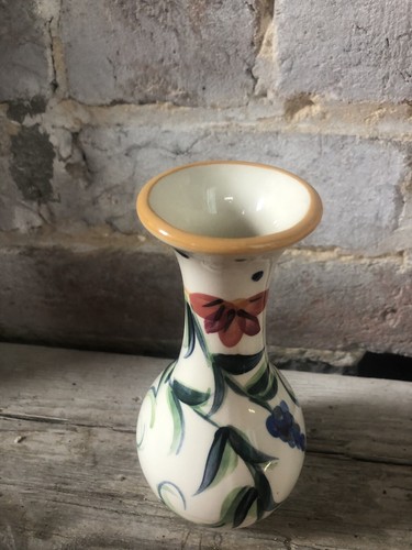 USA Vase RARE Signed GAIL PITTMAN 03. Mississippi Hand Painted 6”