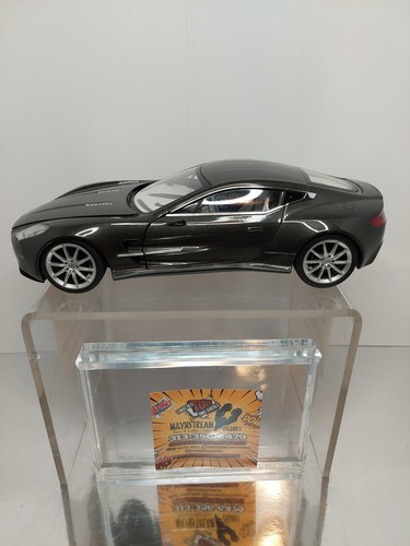 ASTON MARTIN ONE-77 1/18 AUTOart オートアート s-l400.jpg