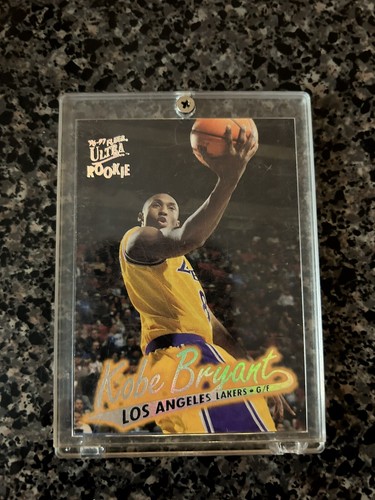 その他 Kobe Rookie Sensations Fleer 96-97 KOBE BRYANT 1996-97 Fleer RC ROOKIE SENSATIONS #3 PSA 7 HOF