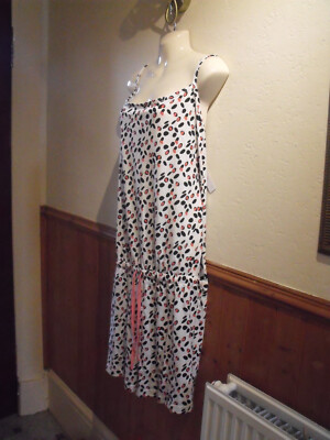 BRAND NEW PRETTY SECRETS DOT DESIGN SLEEVELESS PLAYSUIT / SLEEPSUIT SIZE 24/26