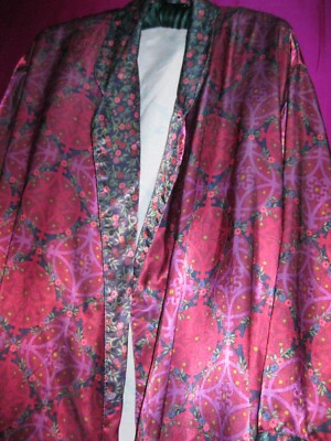 TODAY TONIGHT LABEL, LONG DK. PINK PRINT ROBE  SZ. S/M., POLY/COTTON