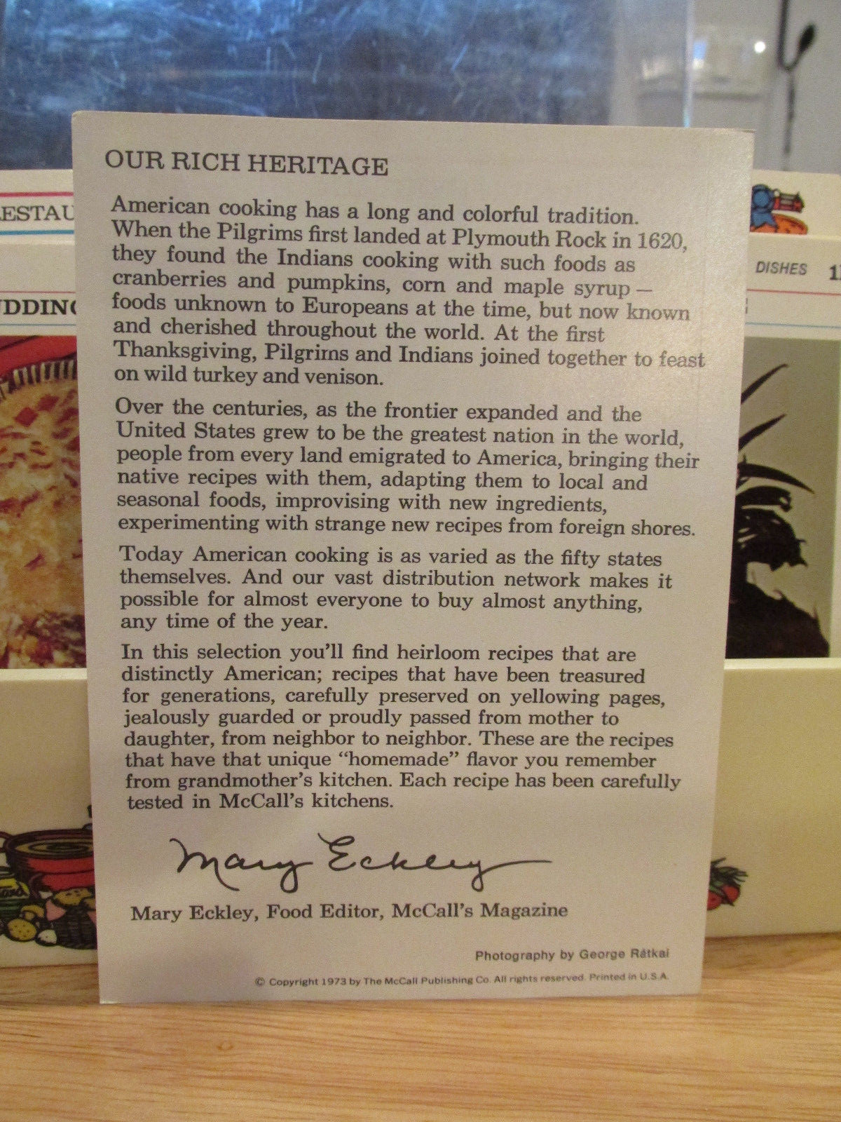 McCALL'S RECIPE CARD COLLECTION WITH FILE BOX RECIPES & INDEX CARDS 1973 EUC!