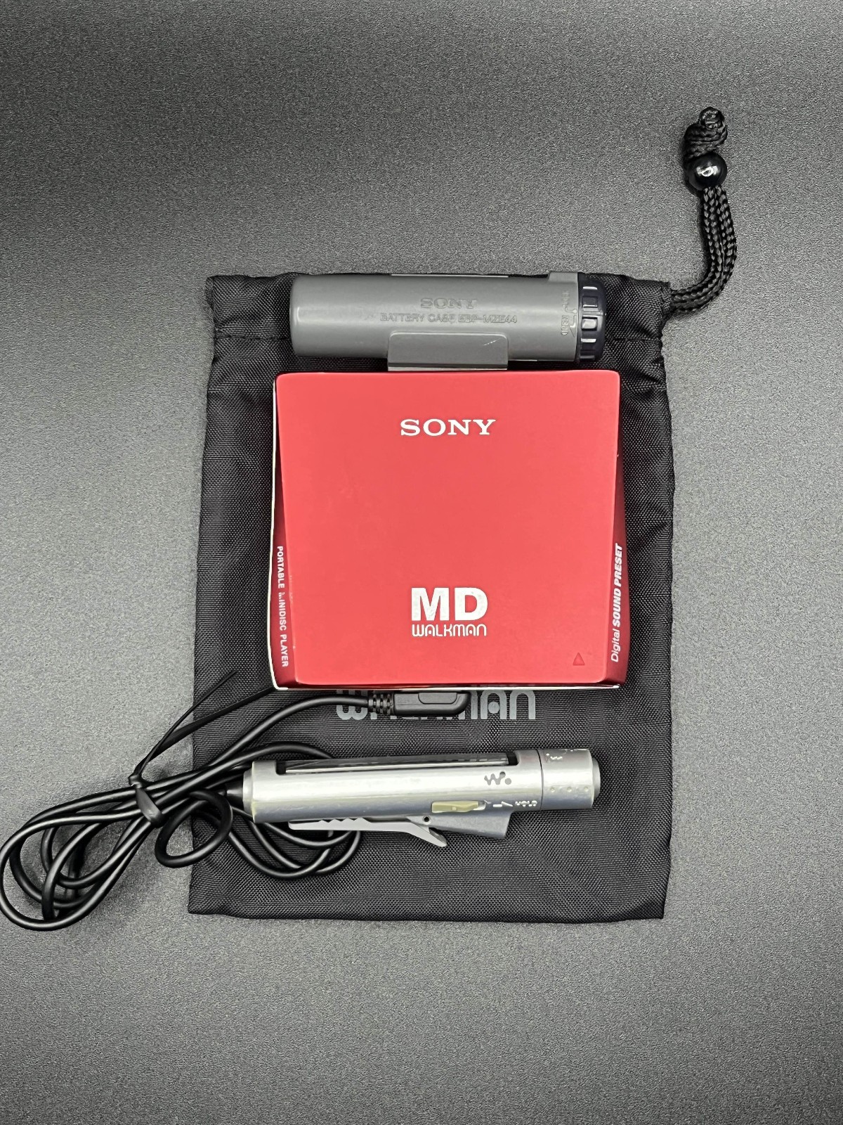 SONY MDウォークマン　MZーE75 リモコン付き Sony MZ-E75 Walkman MiniDisc MD Player Red with Remote
