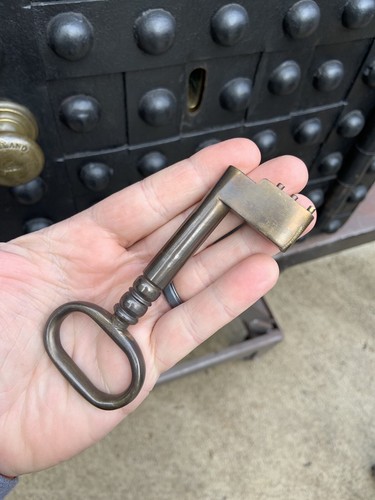 Original C.1827 Jesse Delano Hobnail Safe New York Very Rare