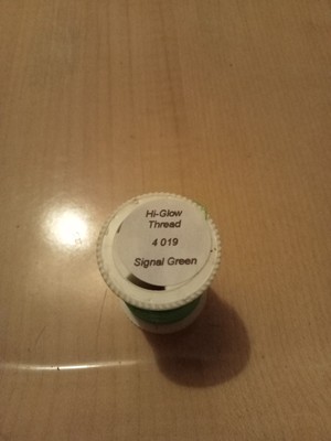THREAD Hi Glow Thread Signal Green 4-019 60yard Spool