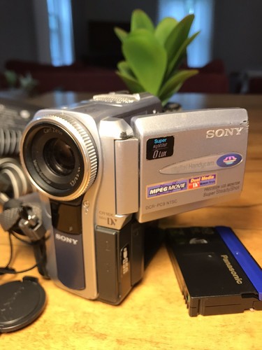 動作品「スーパーナイトショット」SONY HANDYCAM DCR-PC120 Amazon.com : Sony Handycam DCR-PC120 - Camcorder - 1.55 Mpix