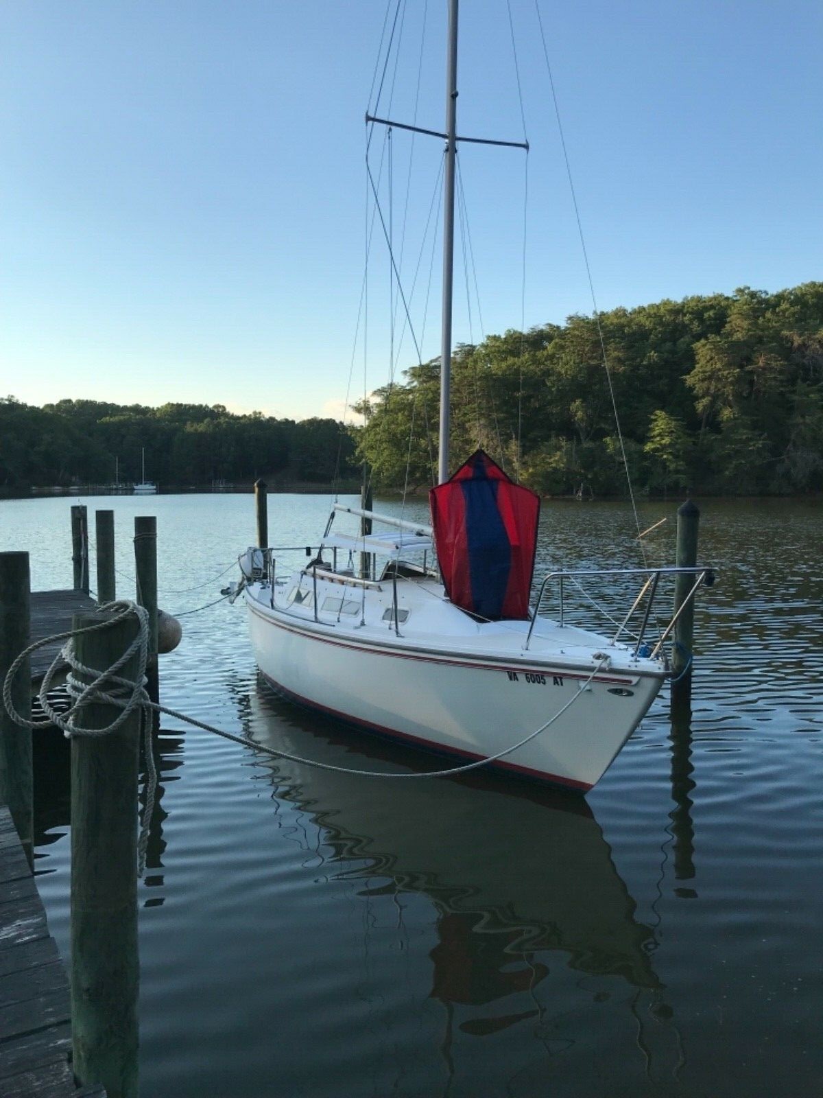 Catalina 25 sailboat, swing keel, pop top, 9.9 yamaha 4 stroke, no trailer