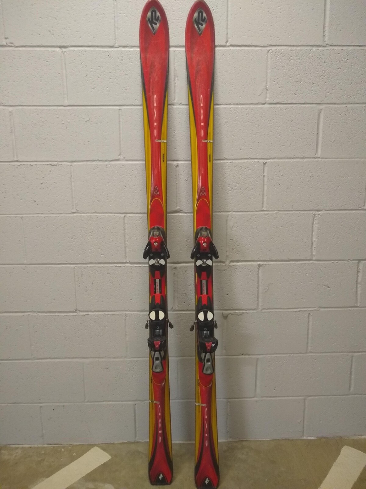 中古スキー　K2 LunaLuv 156cm ポール付　ツインチップ 信頼も厚い 中古スキー K2 ツインチップ ポール付 156cm LunaLuv
