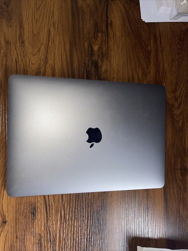 MacBook Air 13インチ 8GB/128GB 2018 シルバー Amazon.com: 2018 Apple MacBook Air with 1.6GHz Intel Core i5