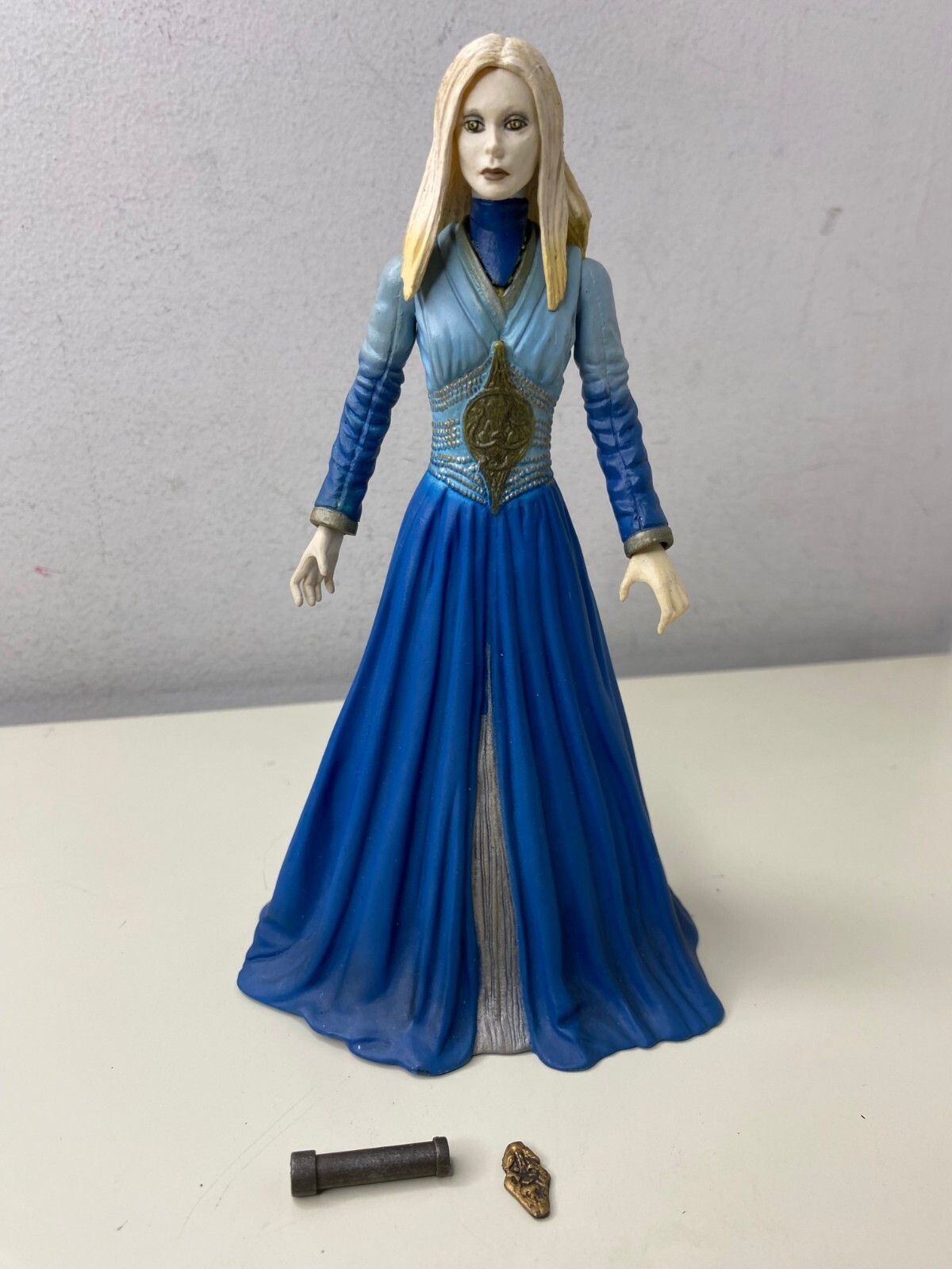 Mezco Toyz メズコ・トイズ ヘルボーイ 2 ヘルボーイ フィギュア