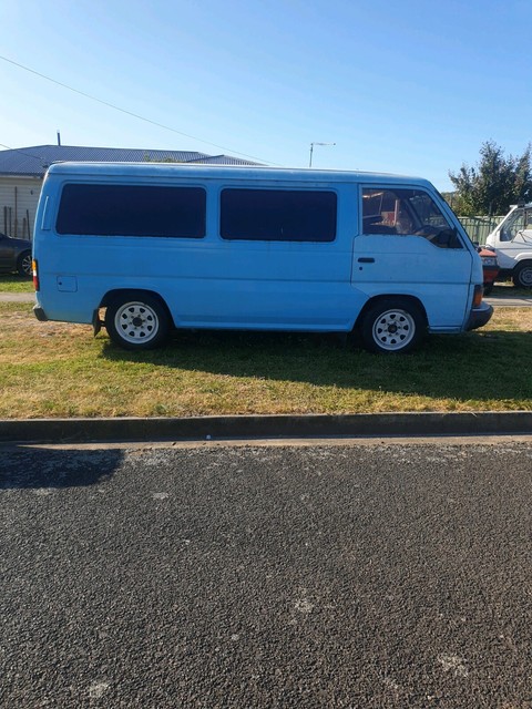 Nissan urvan 1988