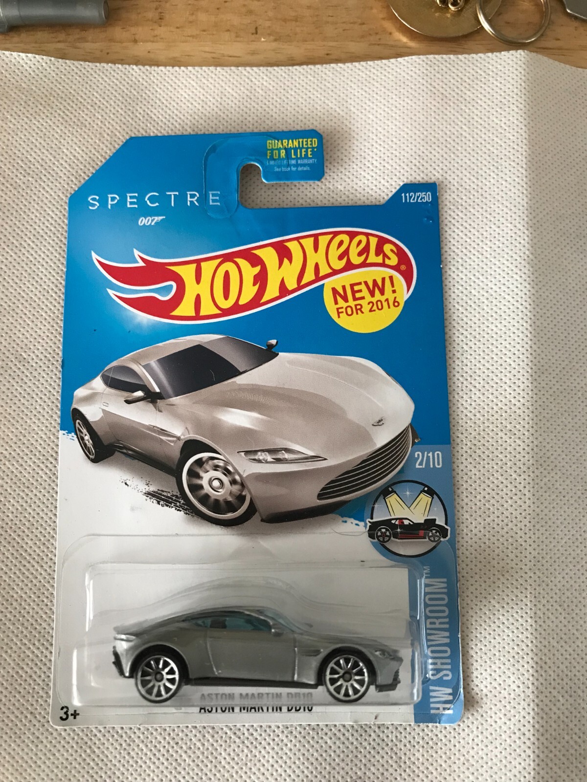 ホットウィール　007 アストンマーチン　DB10 ダブルオーセブン Amazon.com: Hot Wheels Aston Martin DB10 (007 James Bond