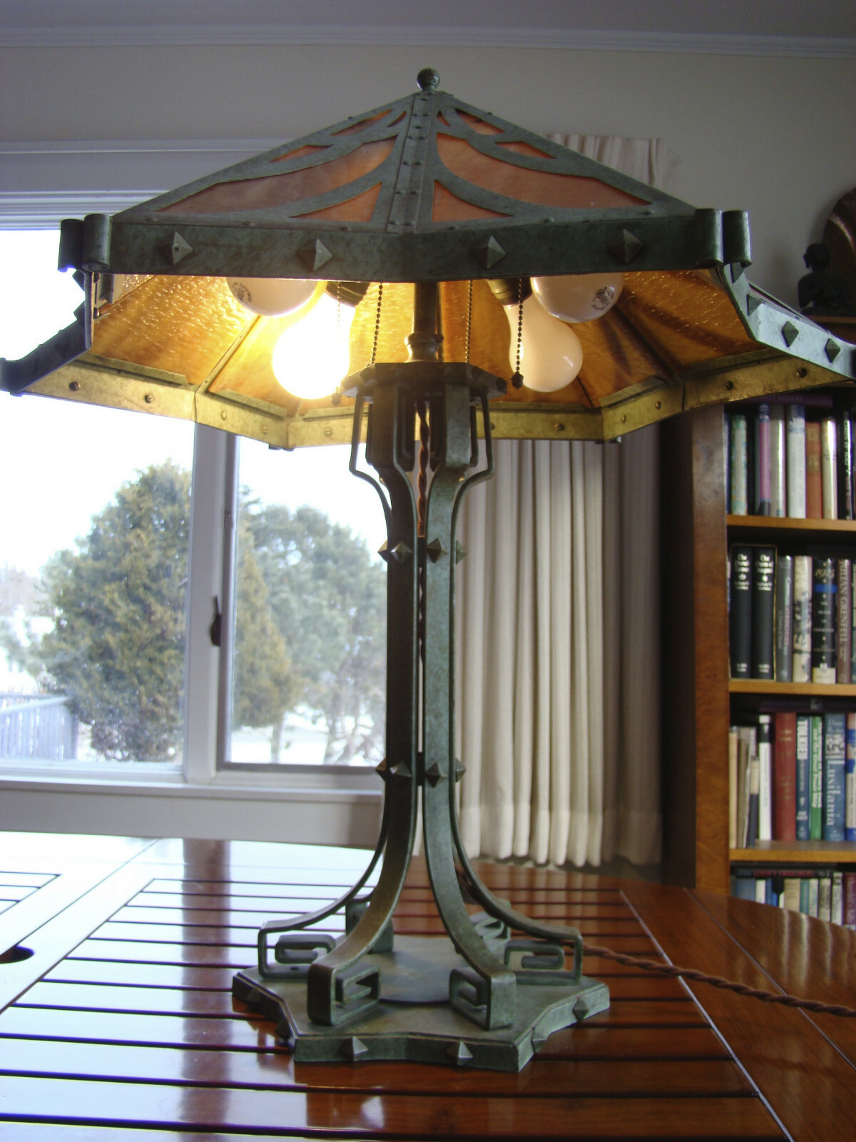 RARE FROGSKIN LAMP BRADLEY & HUBBARD MASSIVE !!