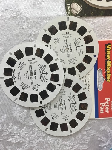 VTG 3D ViewMaster Viewer and Slides Lot Case Discovery Peter Pan, Bears B31
