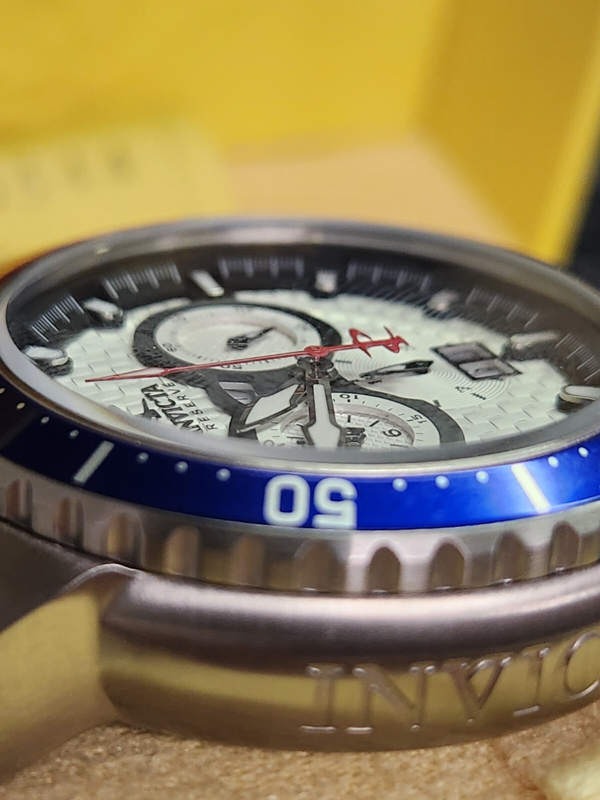 Pre-owned Invicta Reserve Pepsi Bezel Watch, Swiss Quartz Movement Ronda 5050.c, 47mm