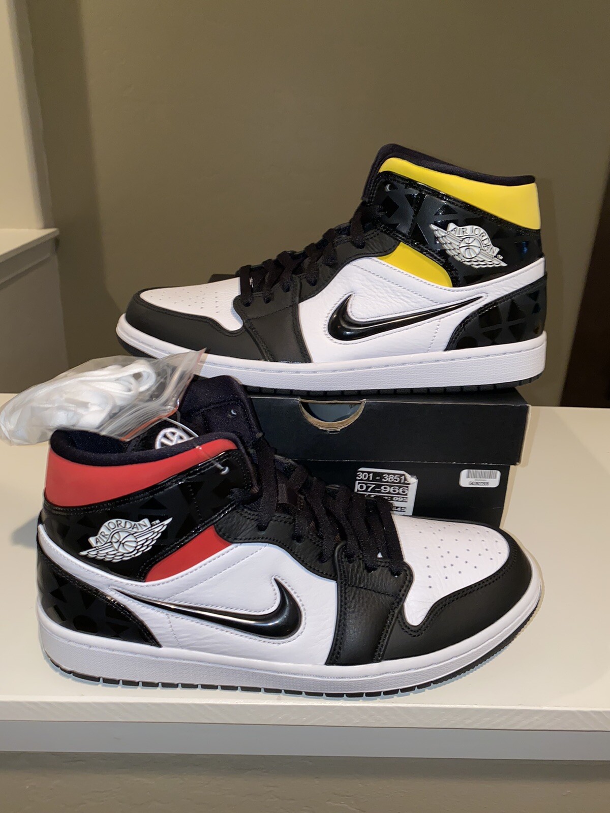 Sz 10.5 Nike AIR JORDAN 1 MID SE Quai 