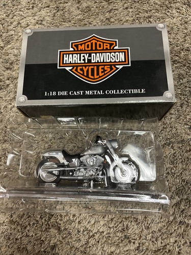 Maisto 1/18 Harley Davidson motorcycle Street Stalker New in
