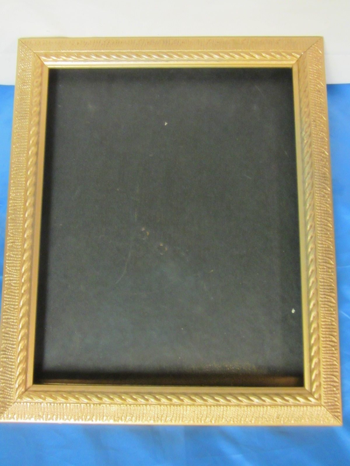 GOLD PICTURE FRAME WITH UNIQUE DESIGN BACKSTAND SHELF DESK TABLE WALL