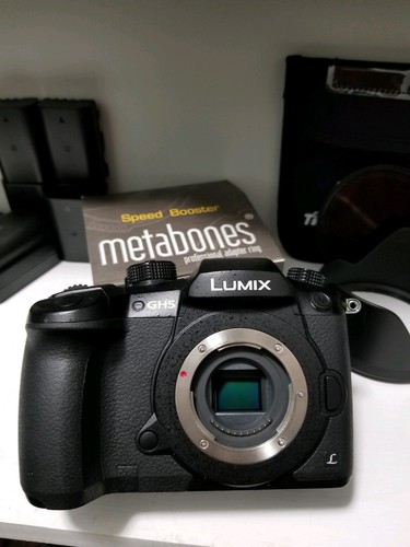 Panasonic LUMIX GH5 - Metabones Speedbooster Ultra 0.71x - Sigma 18-35mm + MORE